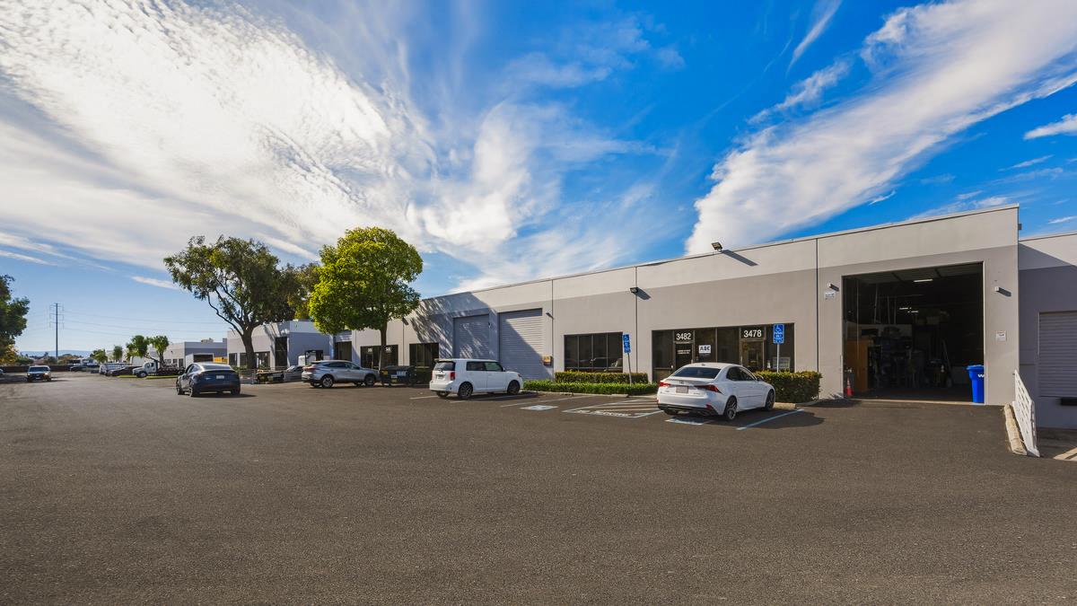7,855 SF Industrial Space in Hayward, CA Photo